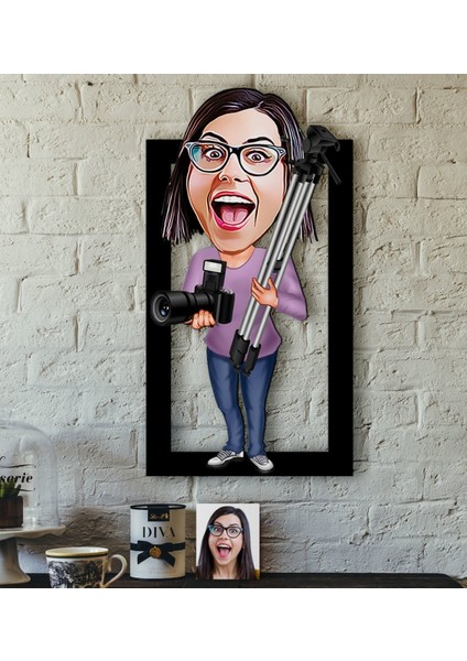 Kişiye Özel Bayan Profesyonel Fotoğrafçı Karikatürlü 3D Ahşap Tablo-1