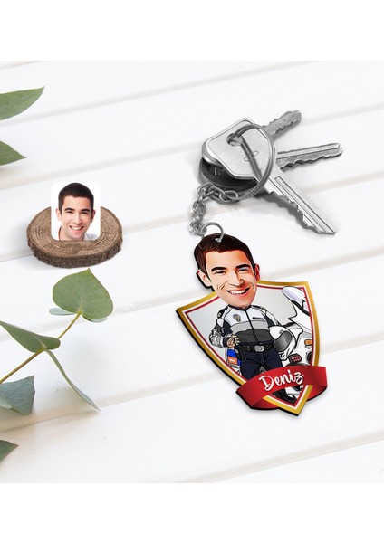 Kişiye Özel Isimli Erkek Yunus Polis Karikatürlü Ahşap Anahtarlık-1