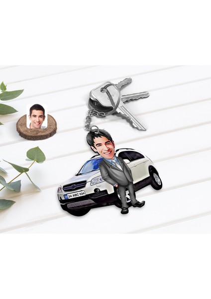 Kişiye Özel Bay Chevrolet Captiva Figürlü Plakalı Ahşap Karikatür Anahtarlık