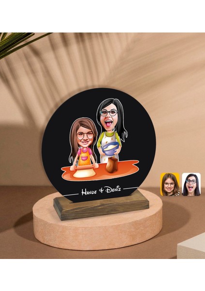 Kişiye Özel Anne Kız Karikatürlü Yuvarlak Ahşap Biblo-2