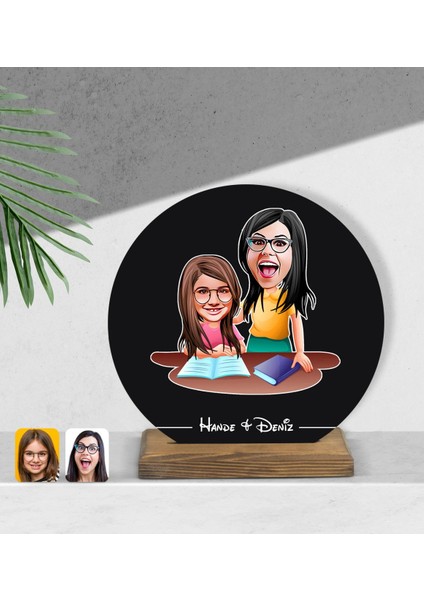 Kişiye Özel Anne Kız Karikatürlü Yuvarlak Ahşap Biblo-1