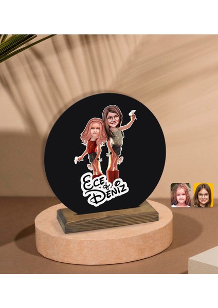 Kişiye Özel Kız Kardeşler Karikatürlü Yuvarlak Ahşap Biblo-5 fiyatları