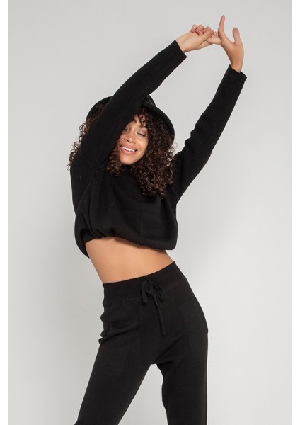 Biritli Önden Bağcıklı Kazak fırsatları