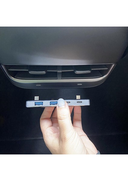 Tesla Model 3 / Y 2021 Için Car USB Extender 4 Bağlantı Noktası Adaptör Şarj Cihazı