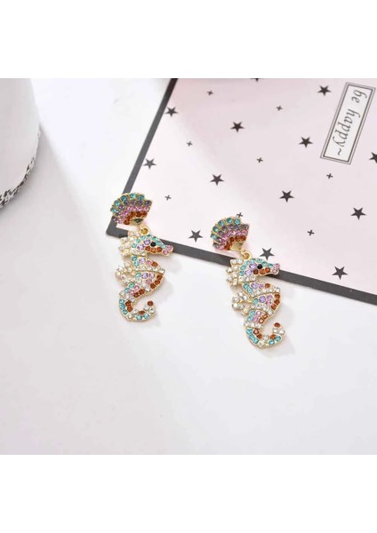 Yeni Deniz Atı Figürlü Kristal Taşlı 2'li Kadın Küpe