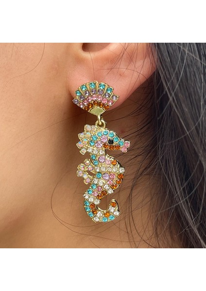 Yeni Deniz Atı Figürlü Kristal Taşlı 2'li Kadın Küpe modelleri