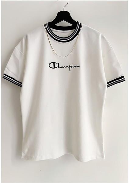 Yeni Sezon Oversize Kalıp Yaka Detaylı Yazlık Tshirt