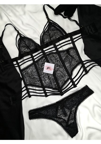 Siyah Güpürlü Büstiyer Takım