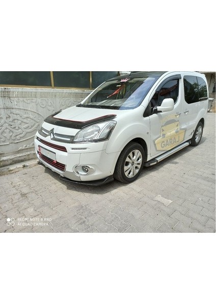 Peugeot Partner 2010-2015 Esnek Ayarlanabilir 3 Parça Kanatlı Piano Black Ön Lip modelleri