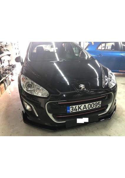 Peugeot 308 Esnek Ayarlanabilir 3 Parça Kanatlı Piano Black Ön Lip modelleri