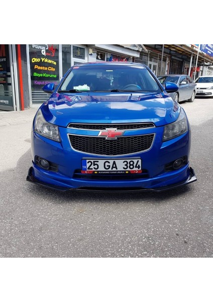 Chevrolet Cruze Esnek Ayarlanabilir 3 Parça Kanatlı Piano Black Ön Lip modelleri