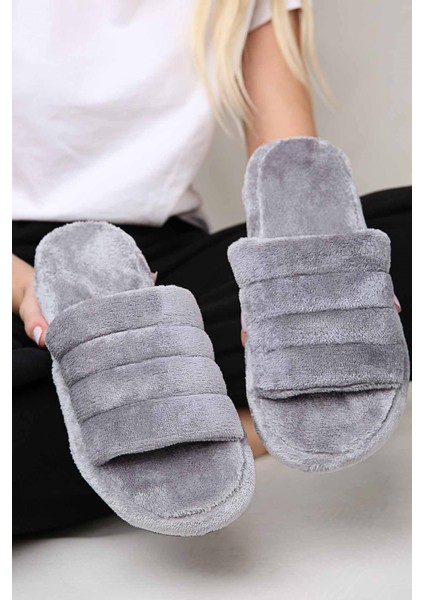 Kadın Tek Bantlı Tüylü Ev Terliği Gri fiyatları