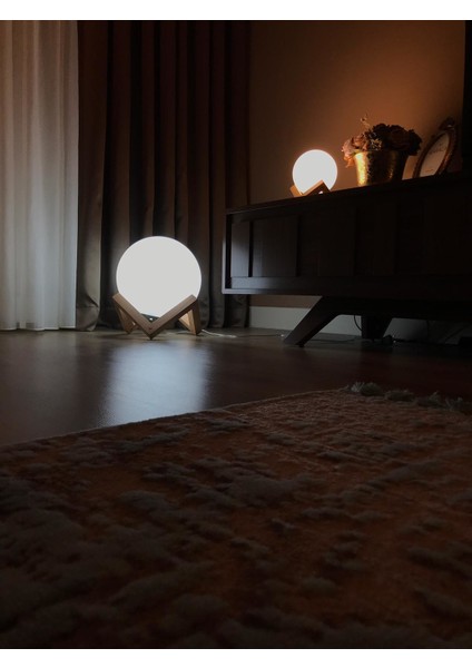 Cam Küre Masa Lambası