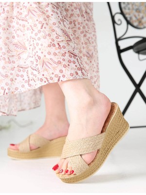 Ccway Kadın Çapraz Bantlı Dolgu Topuklu Terlik Hasır