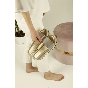 Kadın Dolgu Topuklu Taşlı Terlik Altın Ayna