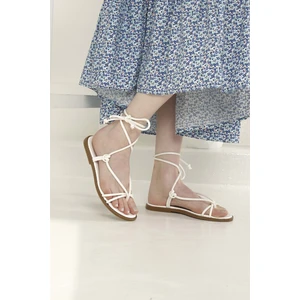 Kadın Ipli Parmak Arası Sandalet Beyaz Cilt