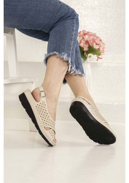 Kadın Çapraz Bantlı Jelli Sandalet Bej modelleri