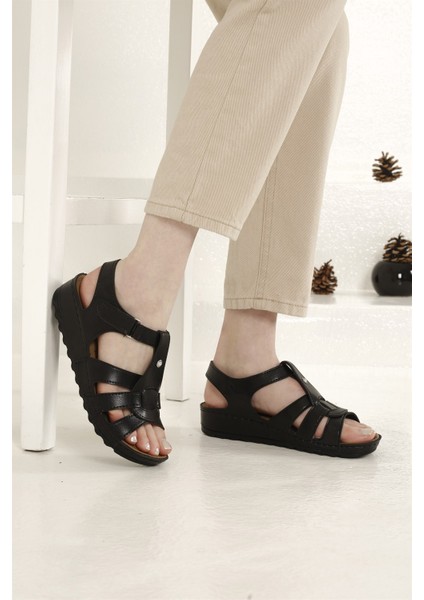 Kadın Geçmeli Cırtlı Sandalet Siyah