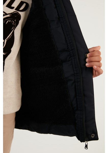 Içi Peluş Astarlı Çıkarılabilir Kapüşonlu Cepli Kışlık Mont Erkek Çocuk Mont 5760022 fırsatları