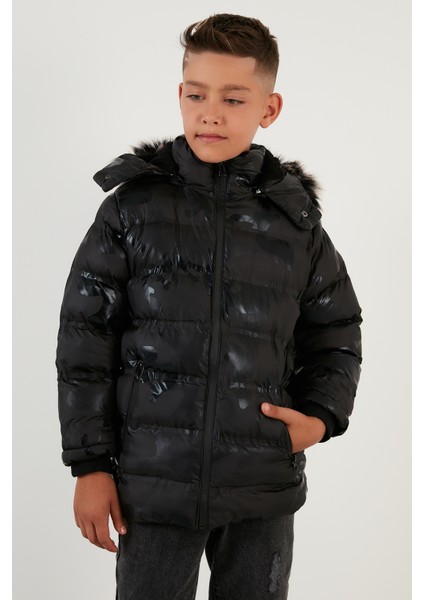 Kamuflaj Desenli Peluş Astarlı Çıkarılabilir Kapüşonlu Cepli Kışlık Mont Erkek Çocuk Mont 5760071 modelleri