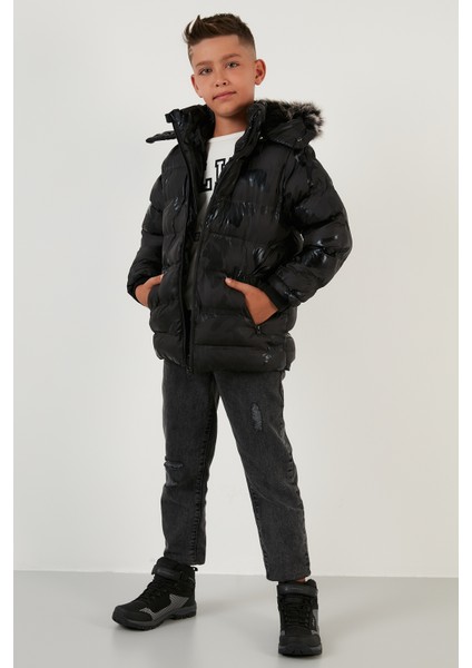 Kamuflaj Desenli Peluş Astarlı Çıkarılabilir Kapüşonlu Cepli Kışlık Mont Erkek Çocuk Mont 5760071 fırsatları