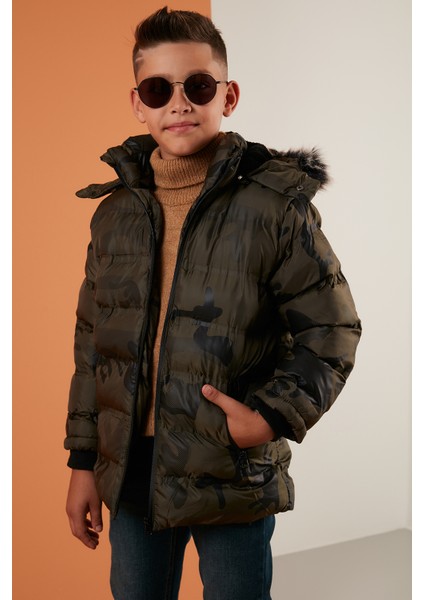 Kamuflaj Desenli Peluş Astarlı Çıkarılabilir Kapüşonlu Cepli Kışlık Mont Erkek Çocuk Mont 5760071 fiyatları