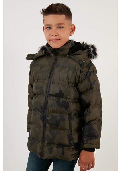 Kamuflaj Desenli Peluş Astarlı Çıkarılabilir Kapüşonlu Cepli Kışlık Mont Erkek Çocuk Mont 5760071 modelleri