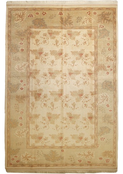 İpekli Sultan Uşak El Dokuma Halısı 178 x 258
