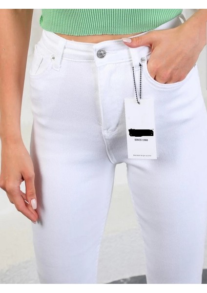 Beyaz Mom Fit Jean Pantolon