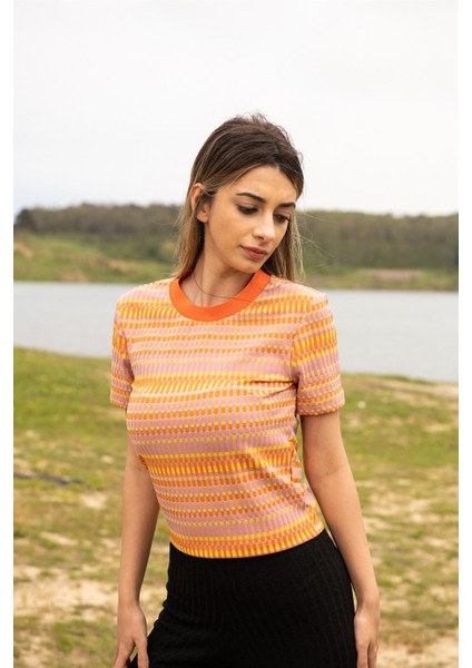 Turuncu Jakarlı T-Shirt fiyatları