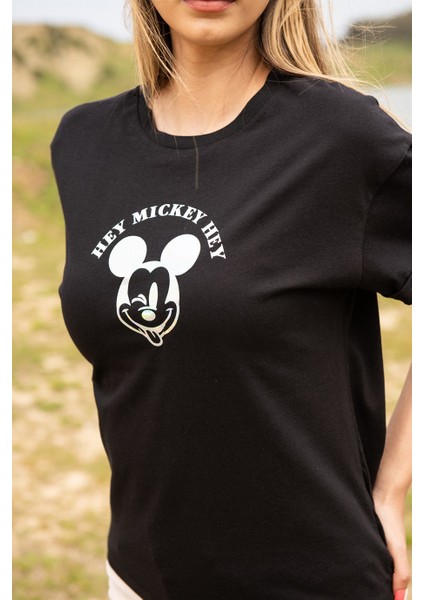 Siyah Varak Baskılı T-Shirt
