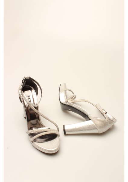 Gümüş Taşlı Kadın Platform fırsatları