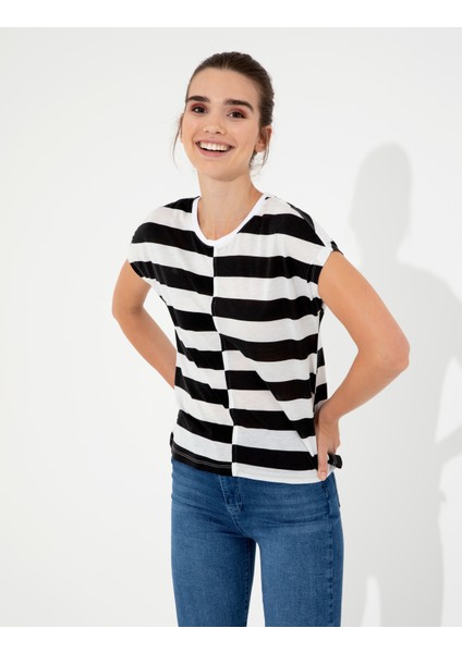 Kadın Siyah Comfort Fit Tişört 50246194-VR046 fiyatları