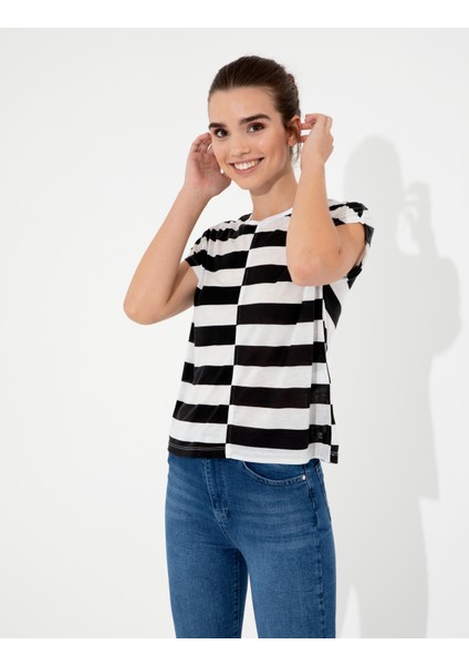 Kadın Siyah Comfort Fit Tişört 50246194-VR046 modelleri