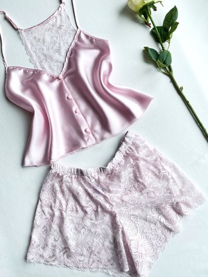 Gece İncisi Sırtı Dantel Şortlu Takım