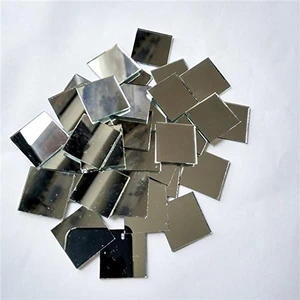 300'LÜ Dekoratif Kırık (4 Mm) Kalınlığında Kare Ayna 2CMX2CM