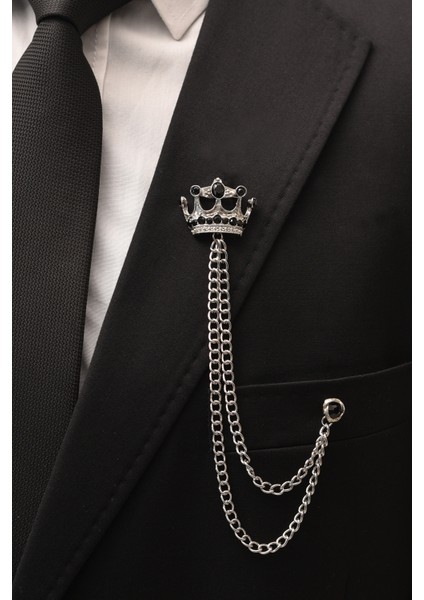 Kral Taçlı Gümüş Renk Taşlı Zincirli Yaka Iğnesi
