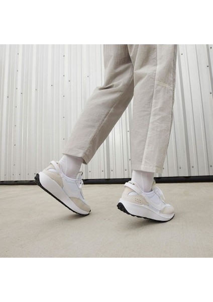 Wmns Nike Waffle Debut
