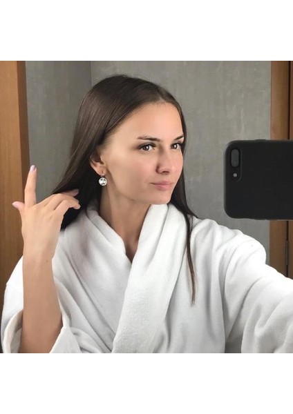 Swarovski'den Kristaller Yuvarlak Bella V Kadın Saplama Küpe (Yurt Dışından)