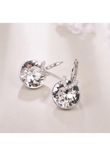 Swarovski'den Kristaller Yuvarlak Bella V Saplama Kadın Saplama Küpe (Yurt Dışından)