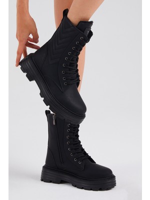 Tonny Black Kadın Siyah Cilt Desenli Rahat Kalıp Bağcıklı Bot