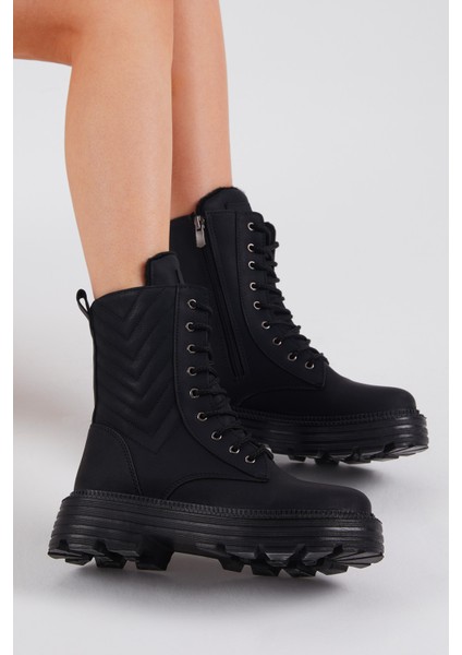 Kadın Siyah Cilt Desenli Rahat Kalıp Bağcıklı Bot fiyatları