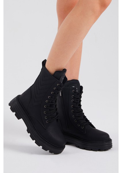 Kadın Siyah Cilt Desenli Rahat Kalıp Bağcıklı Bot fırsatları