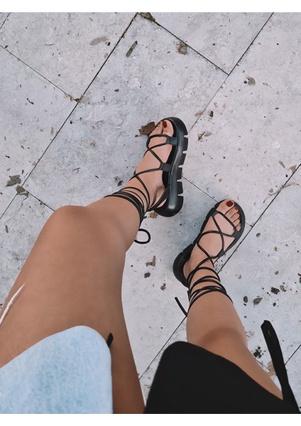 Alberta Siyah Kleopatra Bilekten Bağlı Kadın Sandalet fırsatları