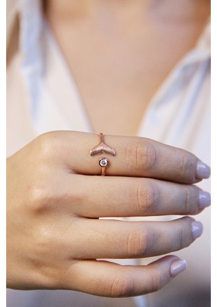 925 Ayar Gümüş Balina Kuyruğu Figürlü Rose Yüzük - Y011801 fiyatları