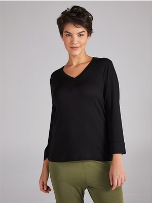 Faik Sönmez V Yaka Truvakar Kol Kadın T-Shirt