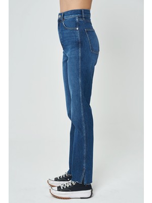 Cross Jeans Orta Mavi Yüksek Bel Slim Straight Fit Paçası Yırtmaçlı Fermuarlı Jean Pantolon C 4800-005