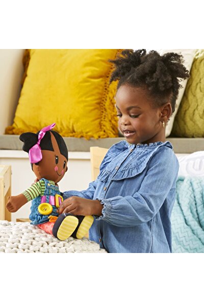 Playskool Dressy Kids Siyah Saçlı ve Fiyonklu Kız Bebek Aktivite Peluş Oyuncak Fermuarlı Ayakkabı Bağılı Düğmeli 2 Yaş ve Üzeri Için (Yurt Dışından)