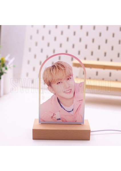 Kpop Stray Kids Changbin LED Akrilik Gece Lambası - Kahverengi (Yurt Dışından) modelleri