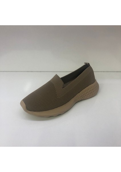 210 Woga Comfort Slip-On Sneaker